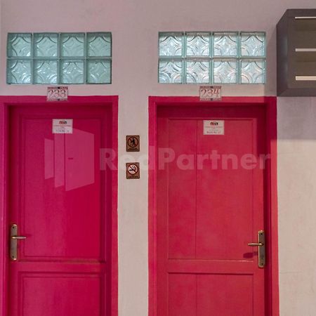 Asri Residence Near Jalan Iskandar Muda Medan Mitra Reddoorz المظهر الخارجي الصورة